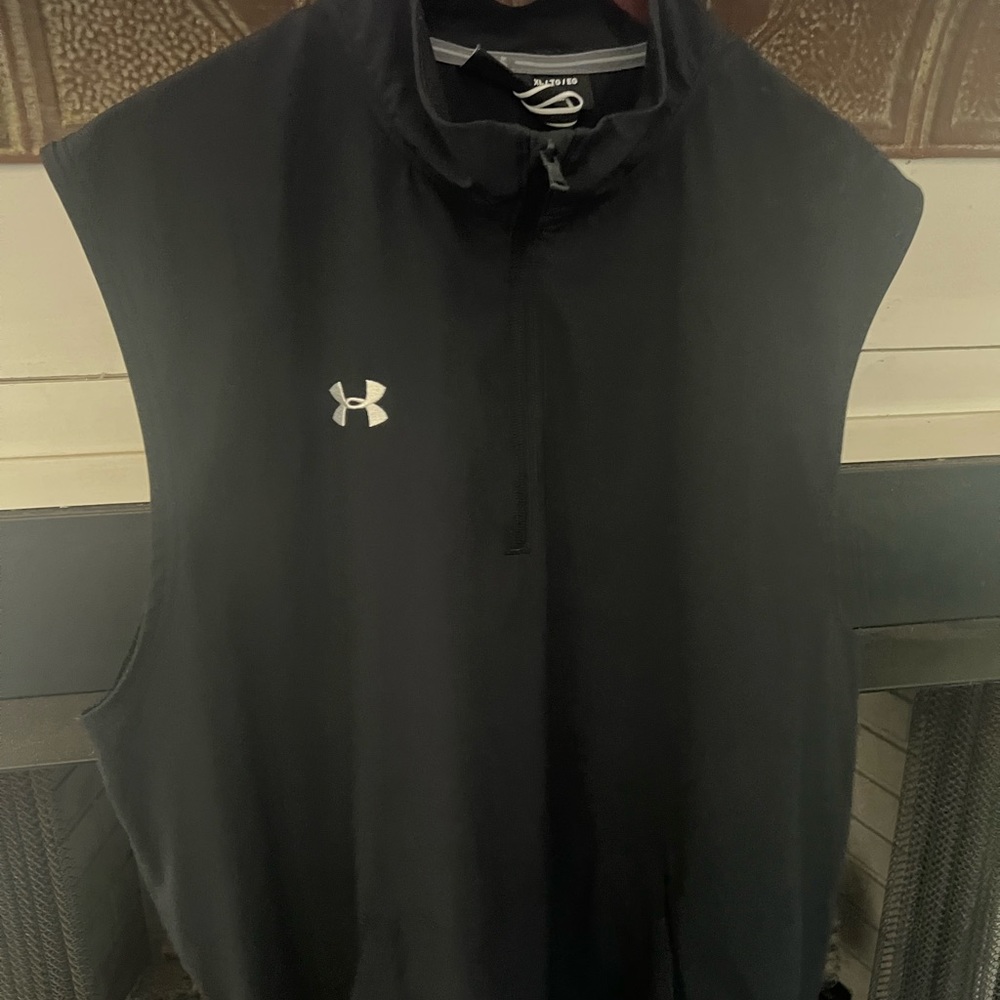 UA golf vest